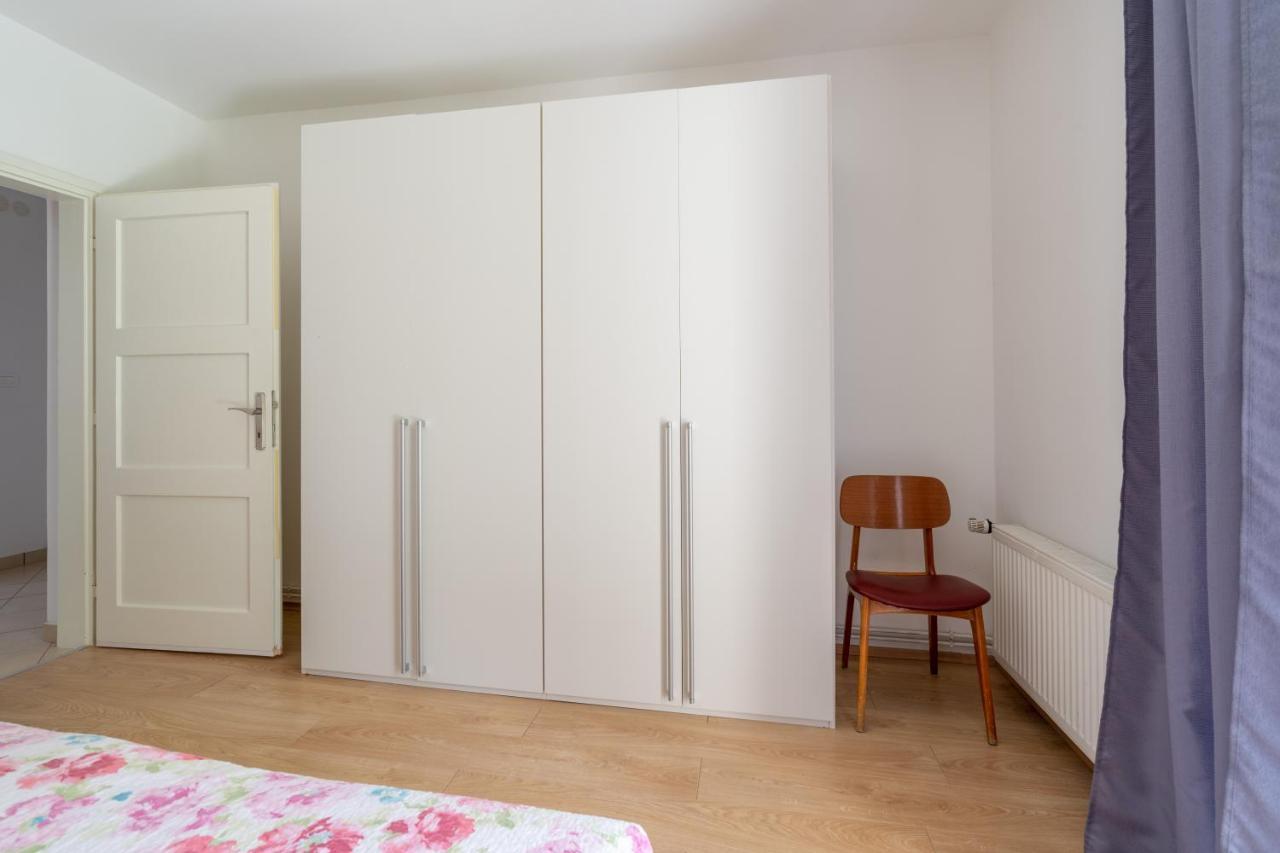 Apartmani&Soba Mimi Ровин Екстериор снимка